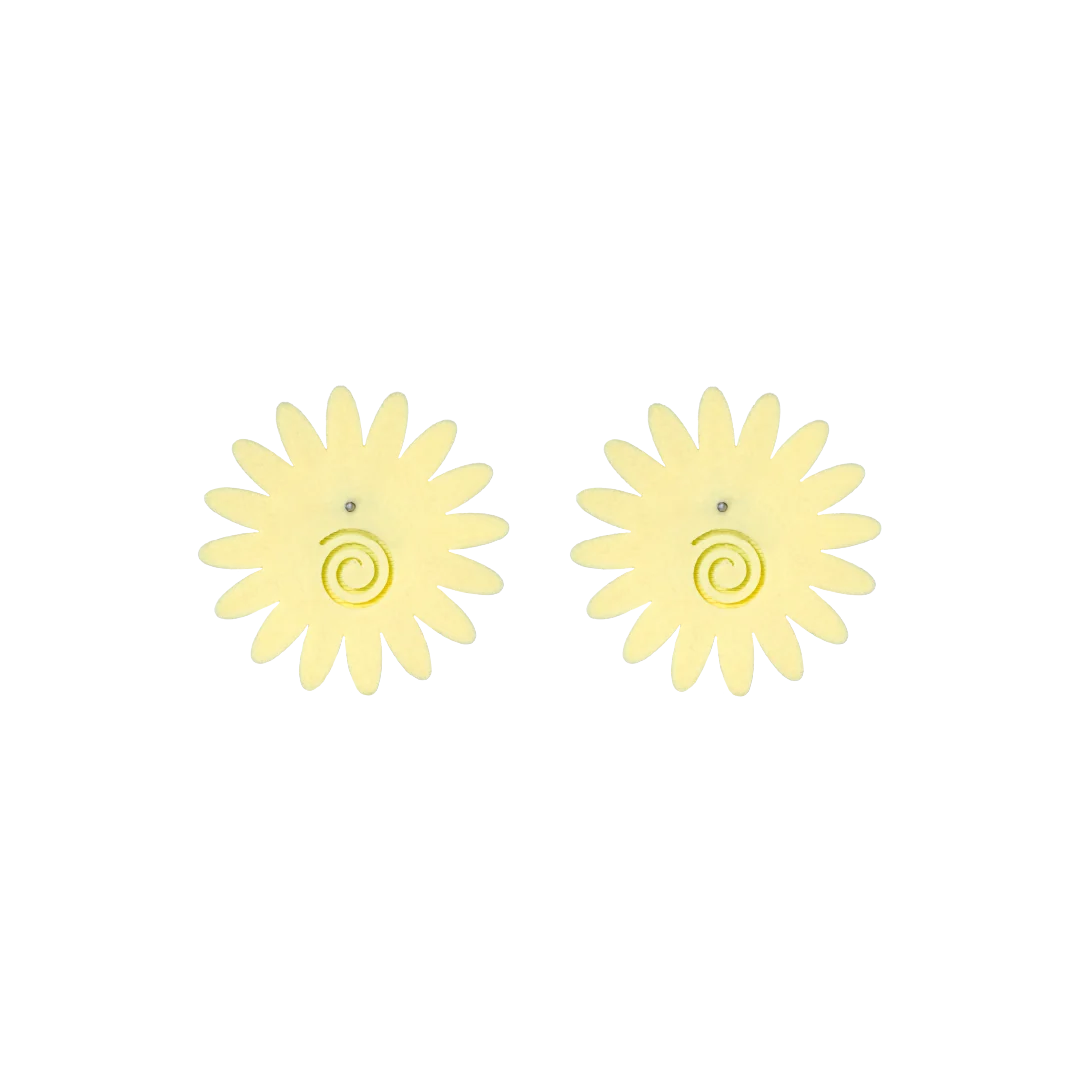 Medium Daisy Studs